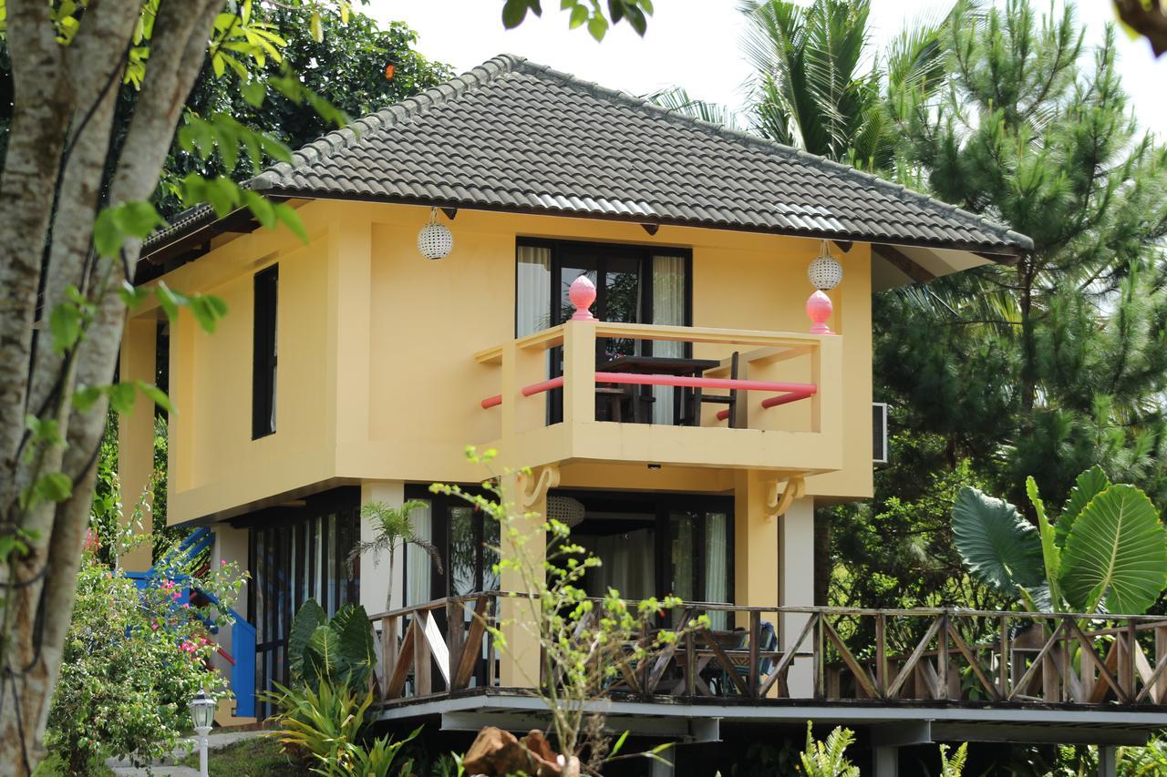 Porta Verde Resort Villas Caliraya Dolores  Buitenkant foto