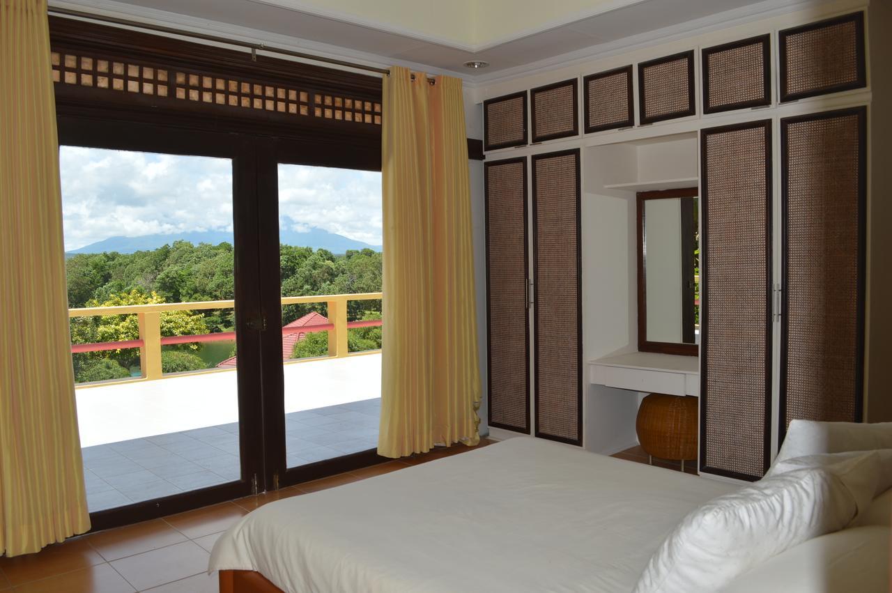 Porta Verde Resort Villas Caliraya Dolores  Buitenkant foto