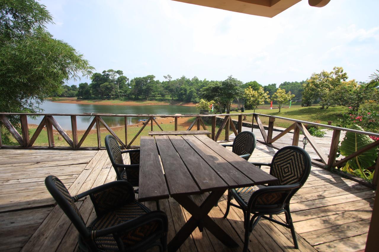 Porta Verde Resort Villas Caliraya Dolores  Buitenkant foto