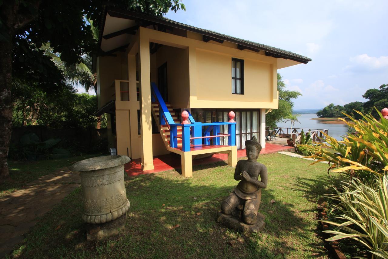 Porta Verde Resort Villas Caliraya Dolores  Buitenkant foto